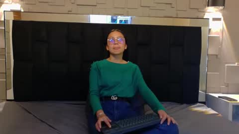 Snapshot of katalina07 chatting on November 2025 03:01:01 PM Katalina online show from November 2025 03:01:01 PM