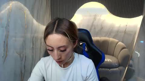 Snapshot of katalina_r chatting on February 2026 03:15:01 AM Katalina online show from February 2026 03:15:01 AM