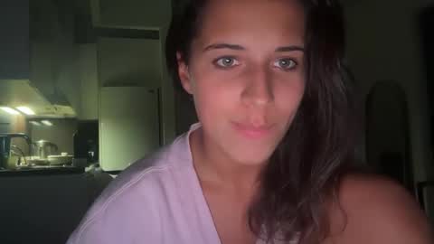 Snapshot of katarasimon chatting on October 2025 03:28:02 AM katarasimon online show from October 2025 03:28:02 AM