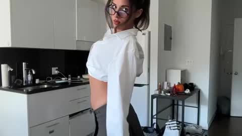 Snapshot of katarasimon chatting on October 2025 04:40:02 PM katarasimon online show from October 2025 04:40:02 PM