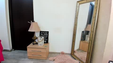 Snapshot of kate_belle chatting on February 2025 12:51:02 AM Kate online show from February 2025 12:51:02 AM