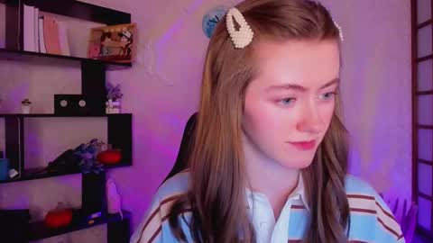 Snapshot of kate_cuddle chatting on December 2024 05:18:02 AM Kate online show from December 2024 05:18:02 AM