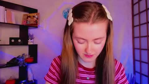 Snapshot of kate_cuddle chatting on December 2024 04:55:02 AM Kate online show from December 2024 04:55:02 AM