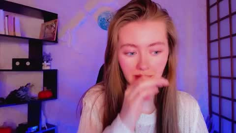 Snapshot of kate_cuddle chatting on December 2024 05:16:02 AM Kate online show from December 2024 05:16:02 AM