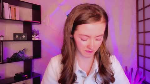 Snapshot of kate_cuddle chatting on December 2024 02:22:02 AM Kate online show from December 2024 02:22:02 AM