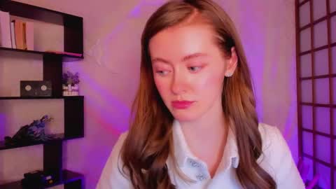 Snapshot of kate_cuddle chatting on December 2024 05:26:01 AM Kate online show from December 2024 05:26:01 AM