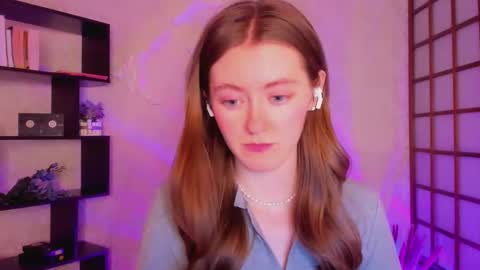 Snapshot of kate_cuddle chatting on December 2024 05:09:02 AM Kate online show from December 2024 05:09:02 AM