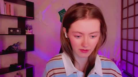 Snapshot of kate_cuddle chatting on December 2024 01:37:02 AM Kate online show from December 2024 01:37:02 AM