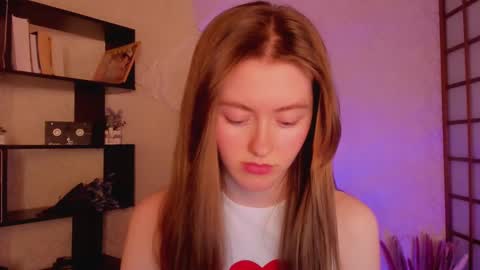 Snapshot of kate_cuddle chatting on January 2025 05:11:01 AM Kate online show from January 2025 05:11:01 AM