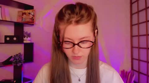 Snapshot of kate_cuddle chatting on January 2025 02:12:02 AM Kate online show from January 2025 02:12:02 AM