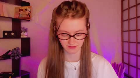 Snapshot of kate_cuddle chatting on January 2025 05:13:01 AM Kate online show from January 2025 05:13:01 AM