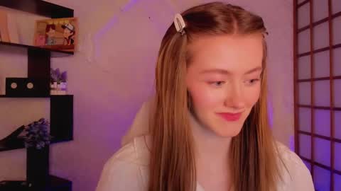 Snapshot of kate_cuddle chatting on January 2025 05:10:02 AM Kate online show from January 2025 05:10:02 AM