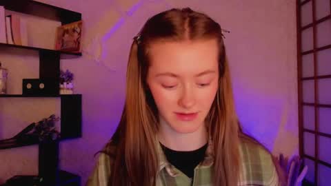 Snapshot of kate_cuddle chatting on January 2025 05:11:02 AM Kate online show from January 2025 05:11:02 AM