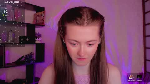 Snapshot of kate_cuddle chatting on January 2025 02:27:01 AM Kate online show from January 2025 02:27:01 AM