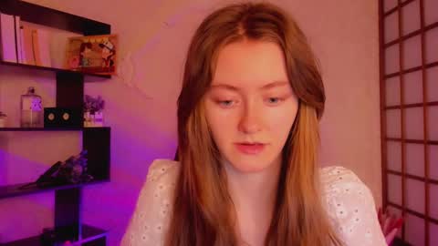 Snapshot of kate_cuddle chatting on February 2025 02:08:01 AM Kate online show from February 2025 02:08:01 AM