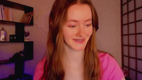 Snapshot of kate_cuddle chatting on February 2025 05:05:01 AM Kate online show from February 2025 05:05:01 AM