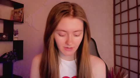 Snapshot of kate_cuddle chatting on February 2025 05:27:01 AM Kate online show from February 2025 05:27:01 AM