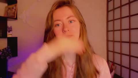 Snapshot of kate_cuddle chatting on February 2025 05:24:02 AM Kate online show from February 2025 05:24:02 AM