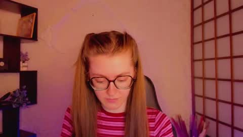 Snapshot of kate_cuddle chatting on February 2025 05:08:01 AM Kate online show from February 2025 05:08:01 AM