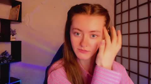 Snapshot of kate_cuddle chatting on March 2025 05:42:02 AM Kate online show from March 2025 05:42:02 AM