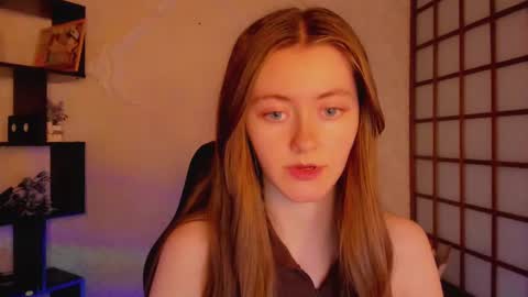 Snapshot of kate_cuddle chatting on March 2025 05:32:01 AM Kate online show from March 2025 05:32:01 AM