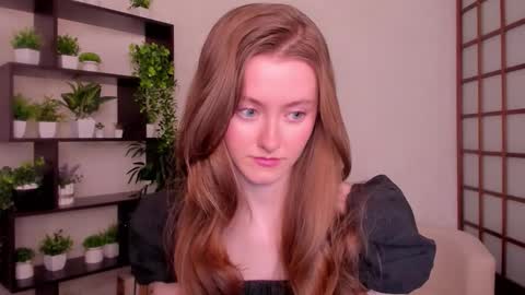 Snapshot of kate_cuddle chatting on September 2025 02:33:02 AM Kate online show from September 2025 02:33:02 AM