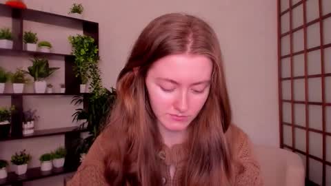 Snapshot of kate_cuddle chatting on September 2025 02:44:02 AM Kate online show from September 2025 02:44:02 AM