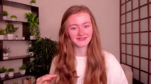 Snapshot of kate_cuddle chatting on September 2025 02:23:01 AM Kate online show from September 2025 02:23:01 AM