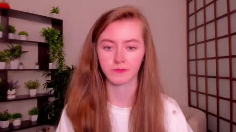 Snapshot of kate_cuddle chatting on September 2025 02:37:01 AM Kate online show from September 2025 02:37:01 AM