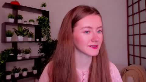 Snapshot of kate_cuddle chatting on September 2025 02:27:02 AM Kate online show from September 2025 02:27:02 AM