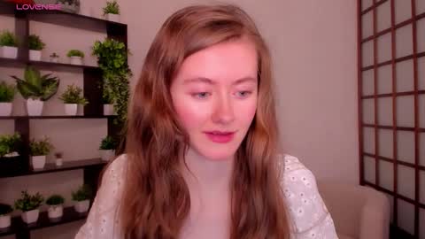 Snapshot of kate_cuddle chatting on October 2025 02:45:01 AM Kate online show from October 2025 02:45:01 AM