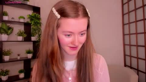 Snapshot of kate_cuddle chatting on November 2025 02:22:02 AM Kate online show from November 2025 02:22:02 AM