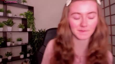 Snapshot of kate_cuddle chatting on December 2025 02:41:02 AM Kate online show from December 2025 02:41:02 AM