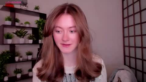 Snapshot of kate_cuddle chatting on February 2026 02:54:02 AM Kate online show from February 2026 02:54:02 AM