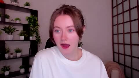 Snapshot of kate_cuddle chatting on February 2026 03:10:01 AM Kate online show from February 2026 03:10:01 AM