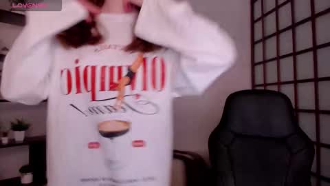 Snapshot of kate_cuddle chatting on March 2026 02:47:02 AM Kate online show from March 2026 02:47:02 AM