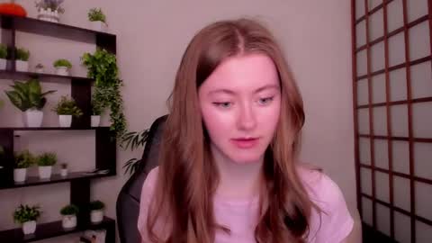 Snapshot of kate_cuddle chatting on April 2026 02:36:02 AM Kate online show from April 2026 02:36:02 AM