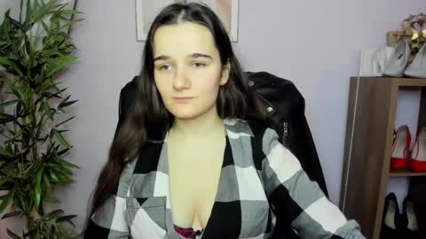 Kate  online show from December 2024 07:54:02 AM