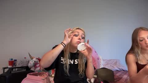 Snapshot of kateharperr chatting on September 2025 08:08:01 PM kateharperr online show from September 2025 08:08:01 PM