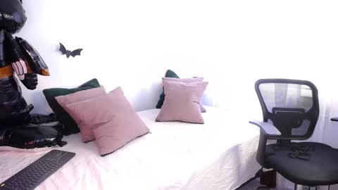 Help me with rate thanks  online show from October 2025 06:08:01 PM