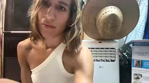 Katelin online show from October 2025 03:38:01 AM