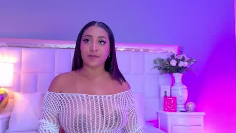 Kate Venegas online show from November 2025 08:07:01 PM