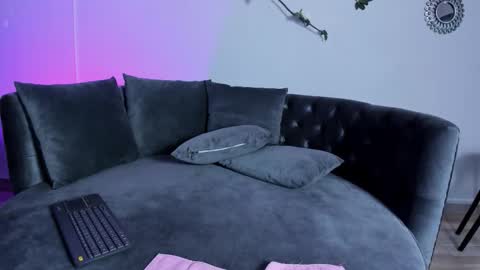 KATHE ANDERSON online show from November 2025 03:03:02 PM