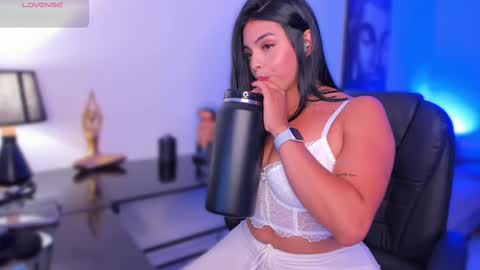 Snapshot of katherin_mons chatting on February 2025 10:19:02 PM KATHERIN MONS online show from February 2025 10:19:02 PM