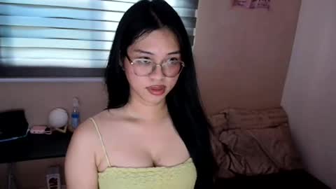 Snapshot of katherine12xx chatting on May 2026 08:01:01 AM katherine12xx online show from May 2026 08:01:01 AM