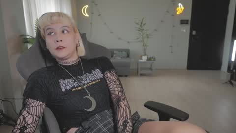 Snapshot of katherynlin chatting on December 2024 06:24:02 AM Kathy online show from December 2024 06:24:02 AM