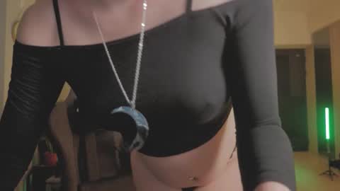 Snapshot of katherynlin chatting on December 2025 09:09:02 PM Kathy online show from December 2025 09:09:02 PM