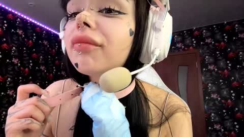 Luna online show from March 2026 03:26:01 PM