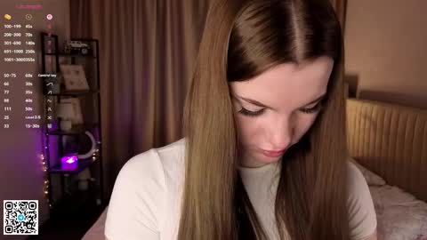 Lola online show from April 2026 04:10:02 AM