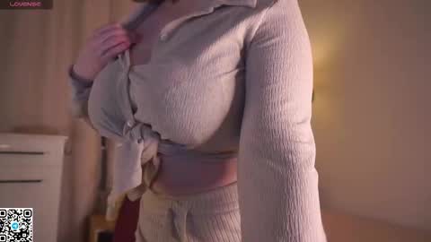 Aneta online show from October 2025 09:08:02 AM